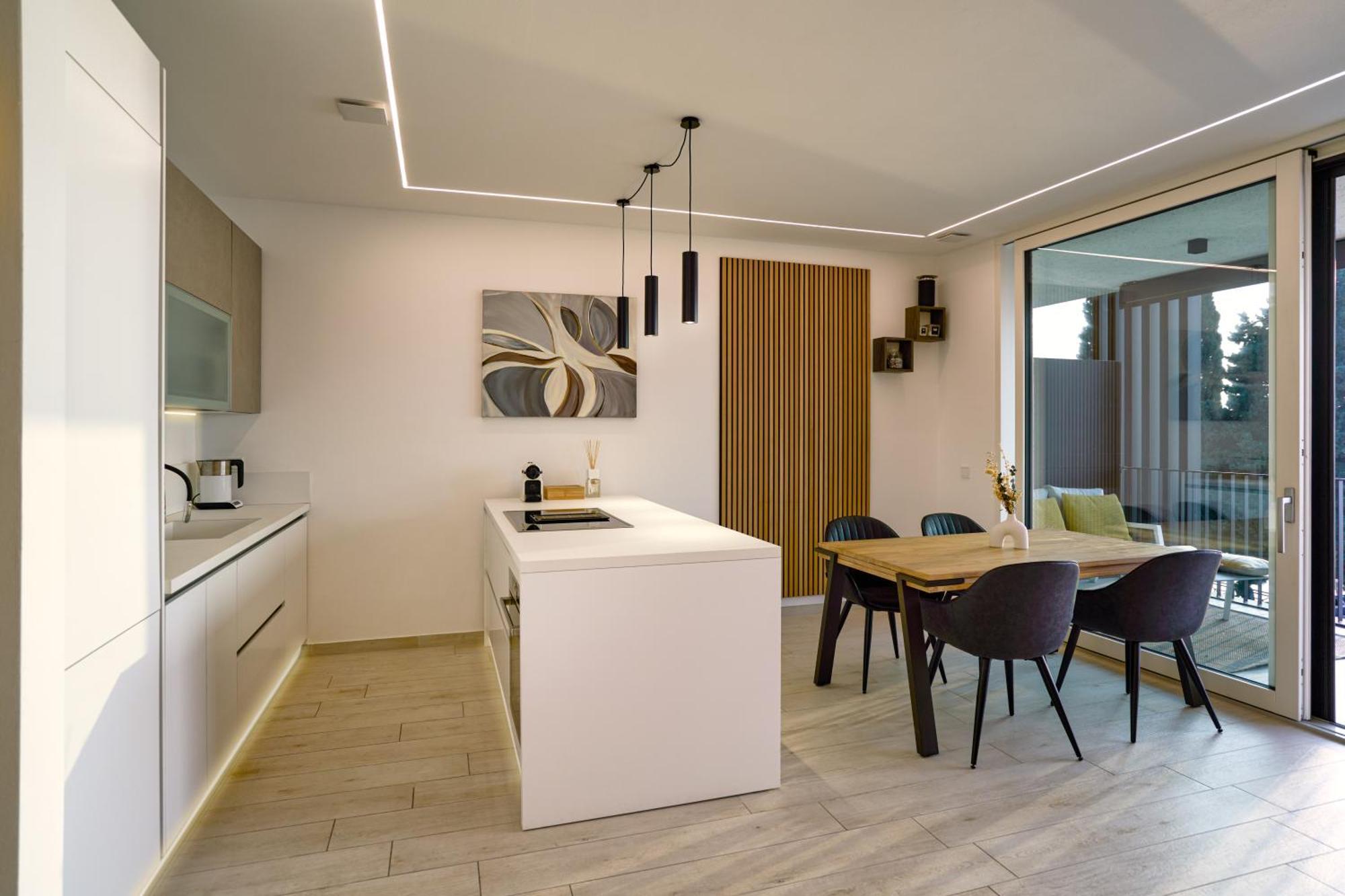 Salvatorehomes - Luxurious Dreamview Waterfront Apartment In Torri Del Benaco With Pool - Casa Azura - A 5 Star Luxury Collection At Lake Garda Dış mekan fotoğraf